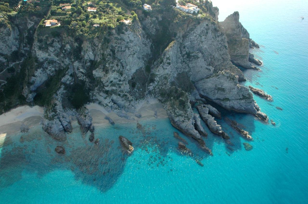 Graceland Rooms And Suites Capo Vaticano Esterno foto