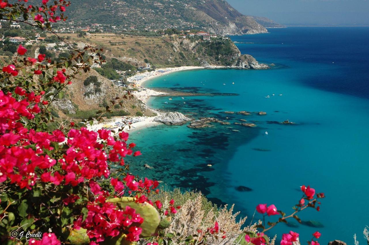 Graceland Rooms And Suites Capo Vaticano Esterno foto
