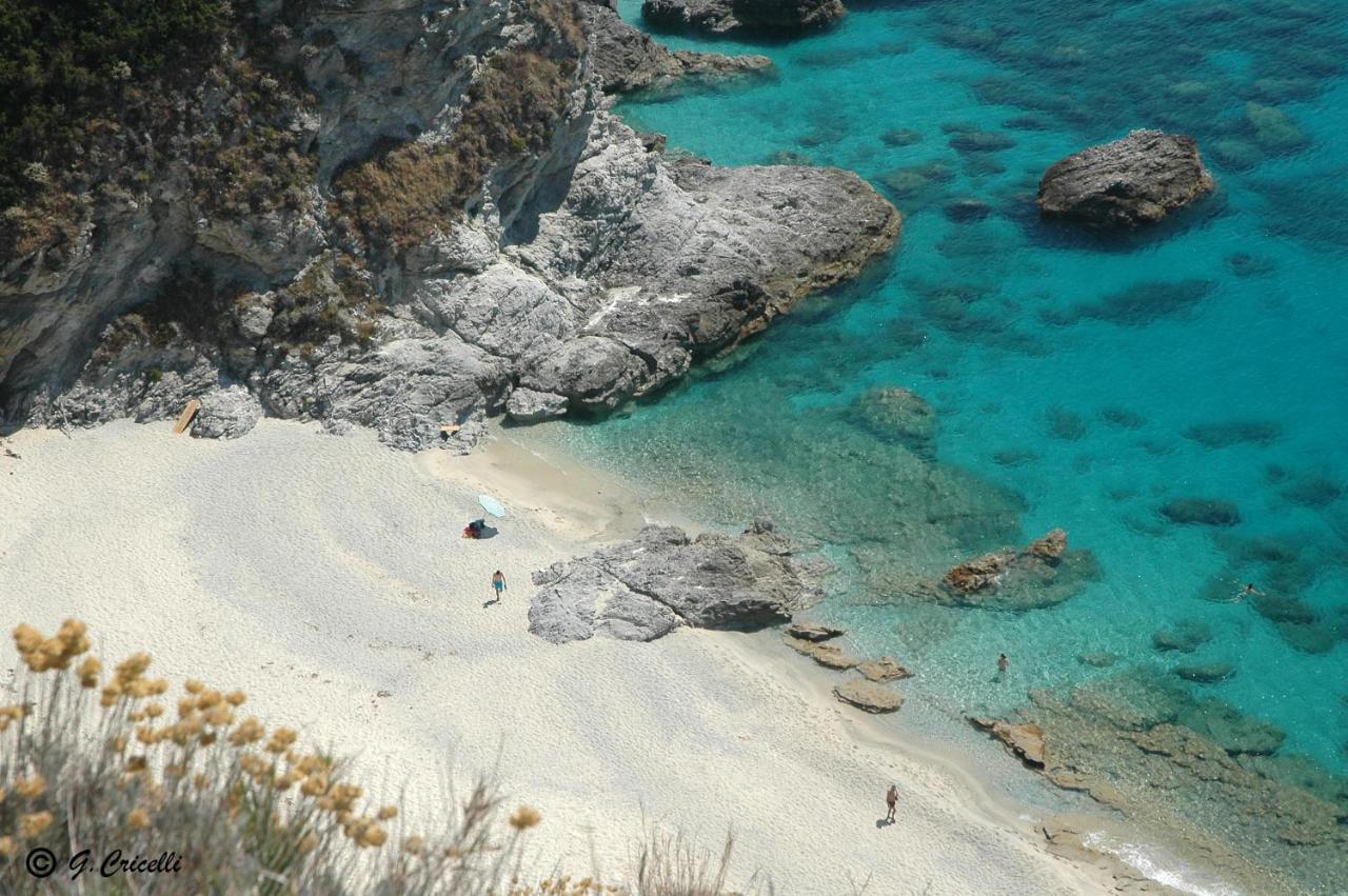 Graceland Rooms And Suites Capo Vaticano Esterno foto