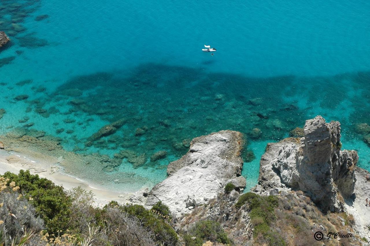 Graceland Rooms And Suites Capo Vaticano Esterno foto
