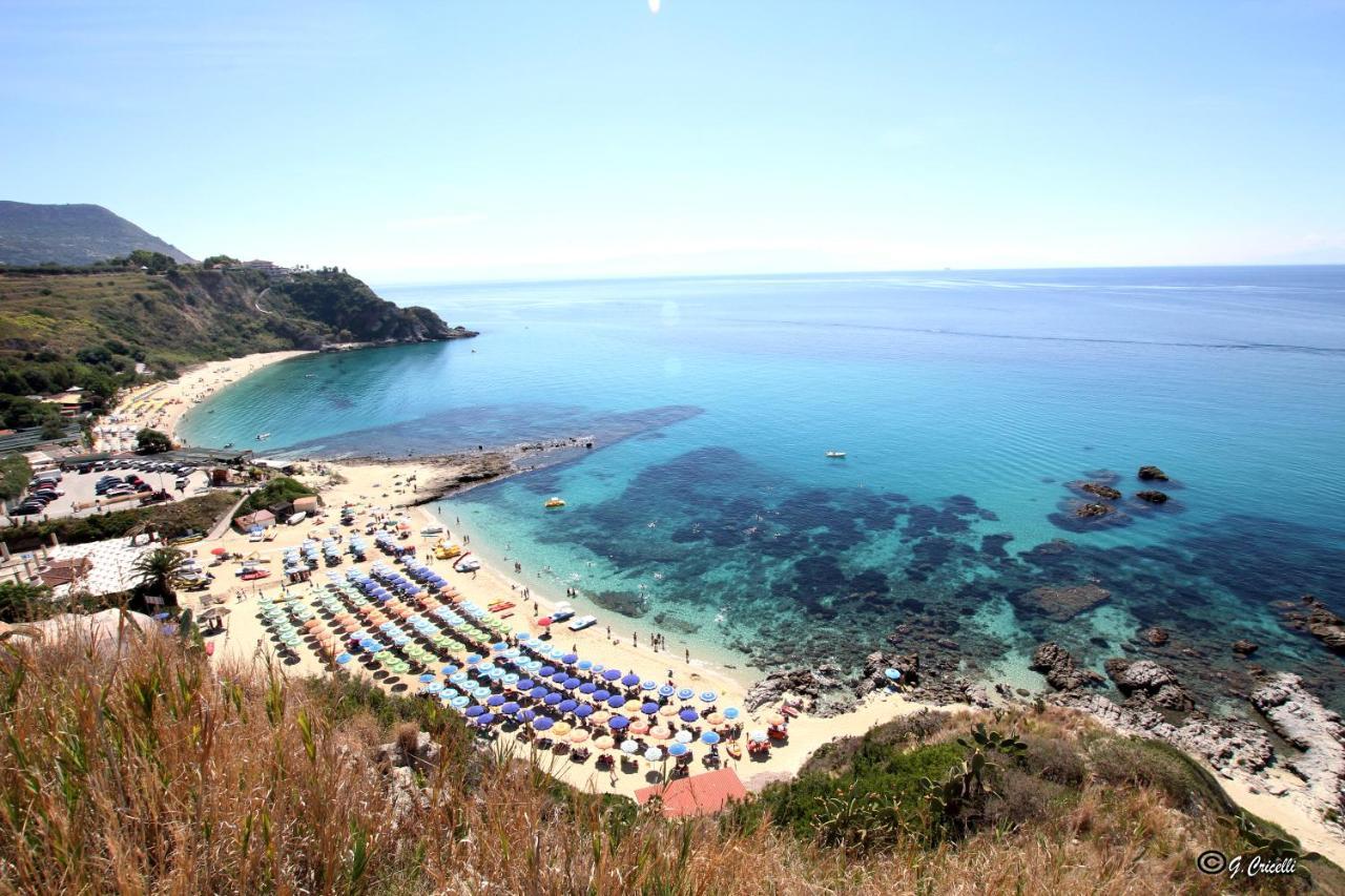 Graceland Rooms And Suites Capo Vaticano Esterno foto