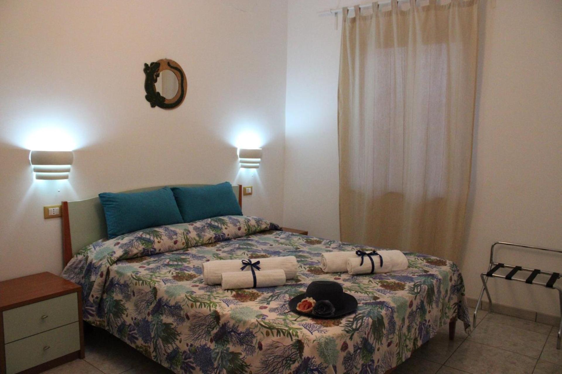 Graceland Rooms And Suites Capo Vaticano Esterno foto