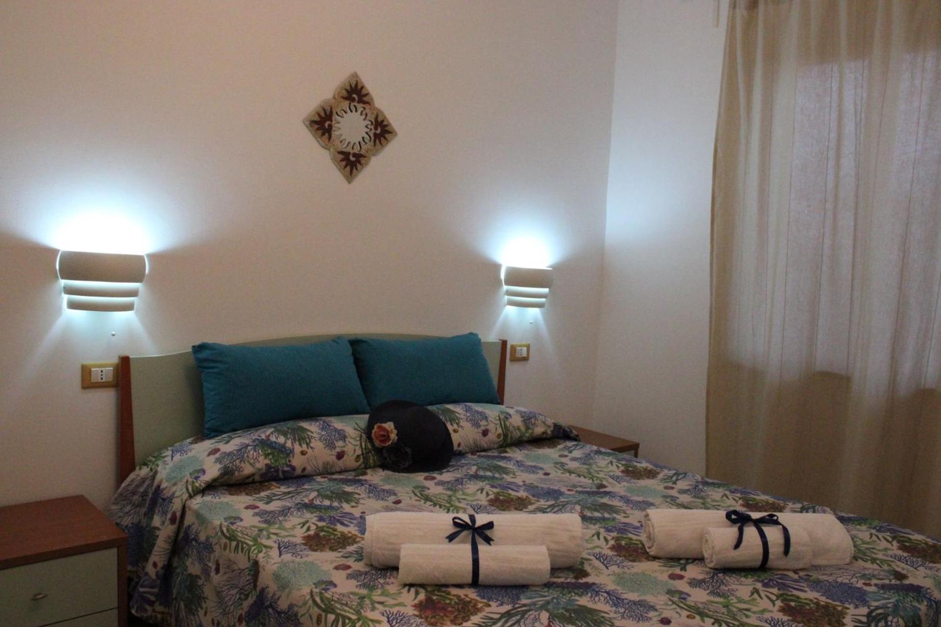 Graceland Rooms And Suites Capo Vaticano Esterno foto