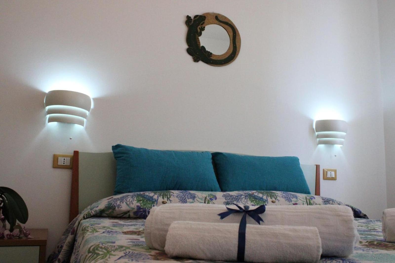 Graceland Rooms And Suites Capo Vaticano Esterno foto