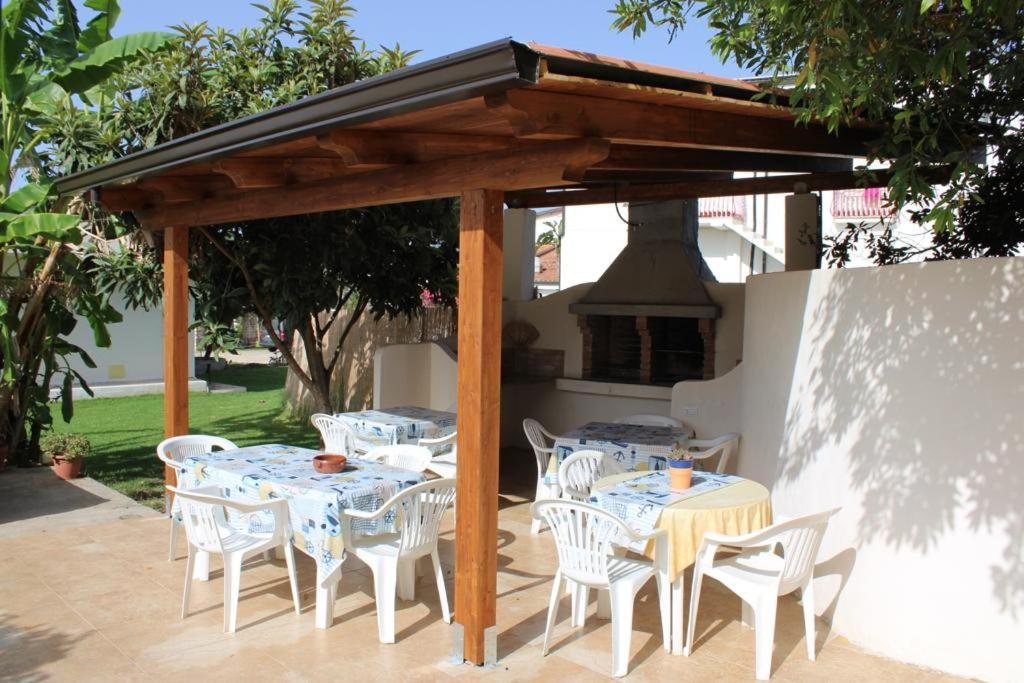 Graceland Rooms And Suites Capo Vaticano Esterno foto