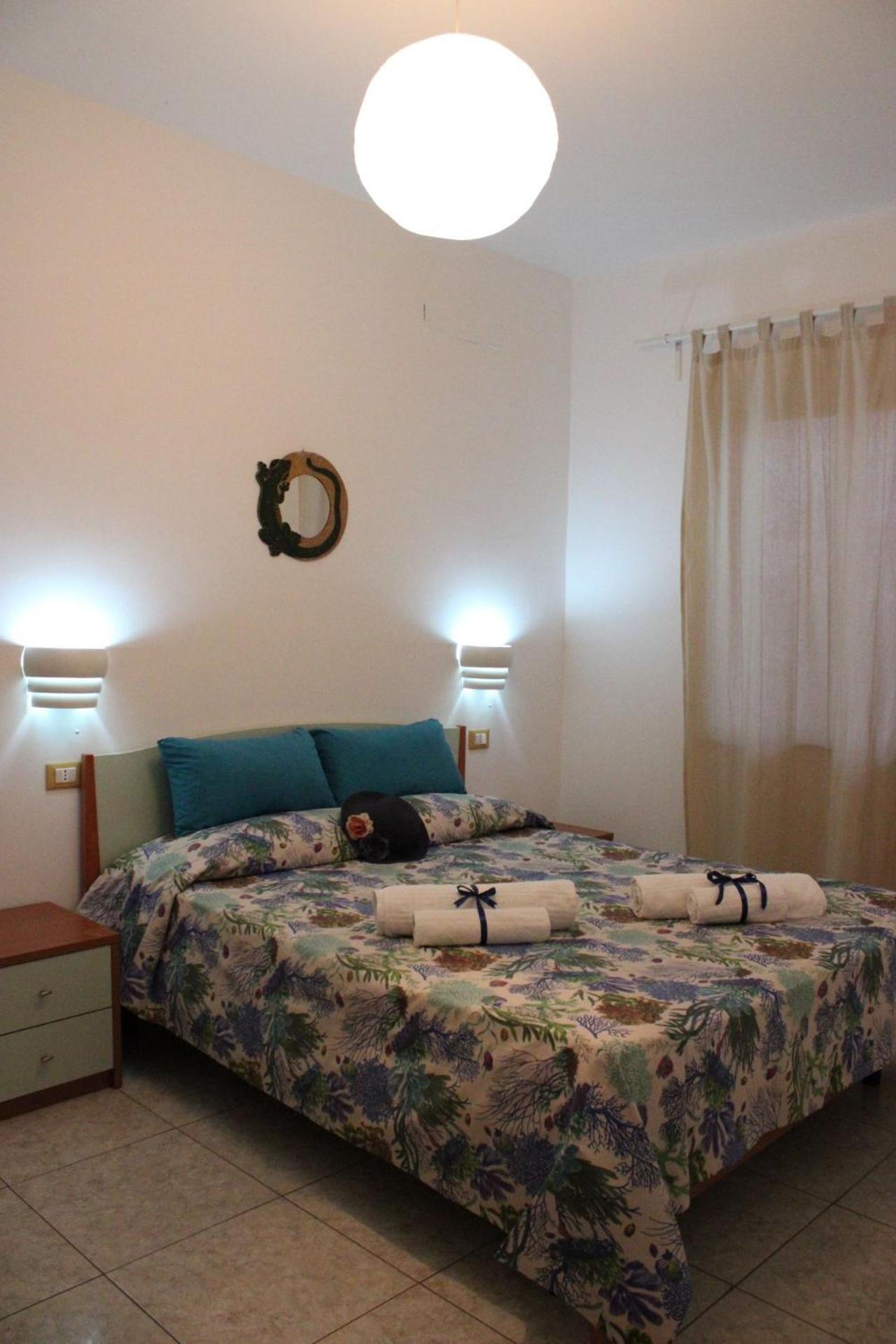 Graceland Rooms And Suites Capo Vaticano Esterno foto