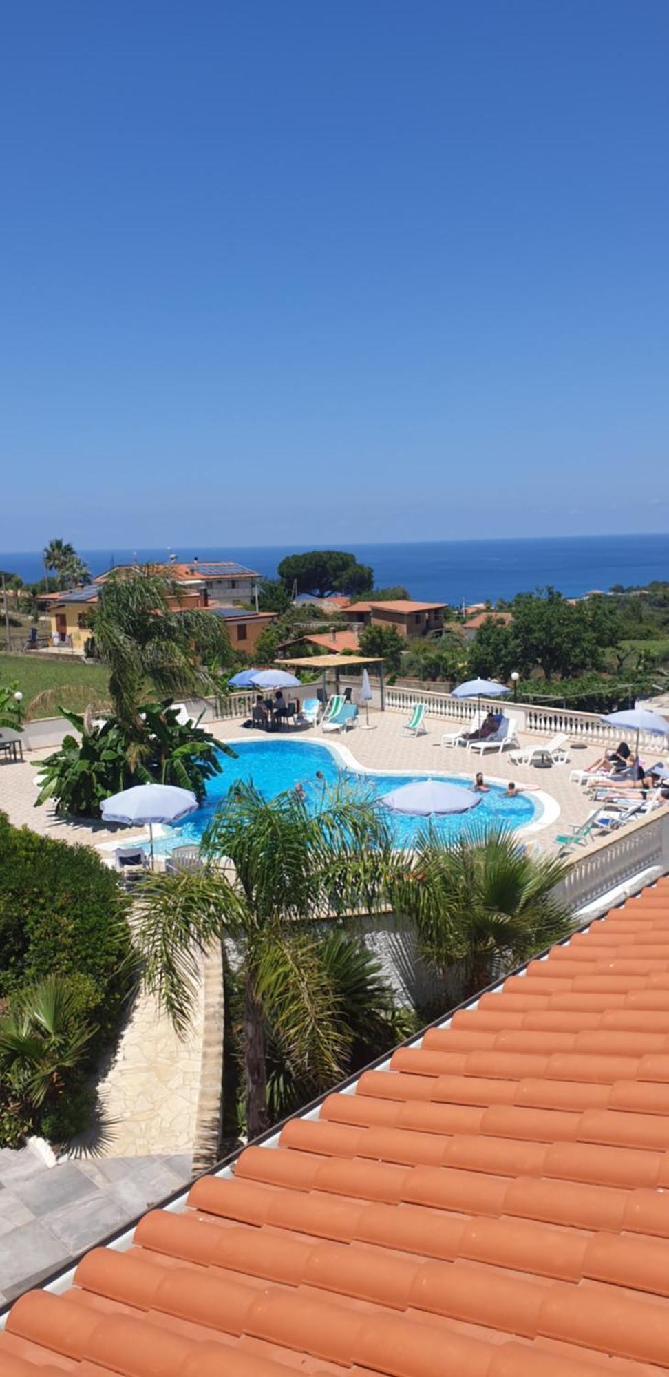 Graceland Rooms And Suites Capo Vaticano Esterno foto