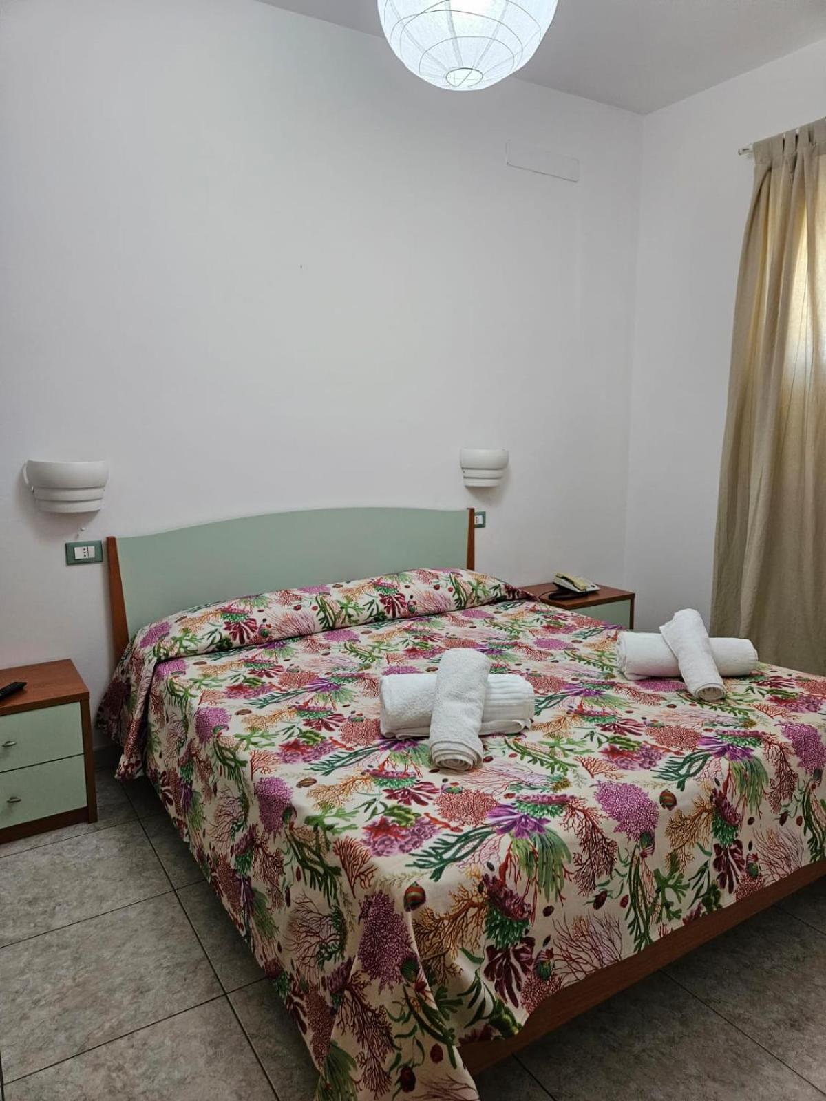 Graceland Rooms And Suites Capo Vaticano Esterno foto