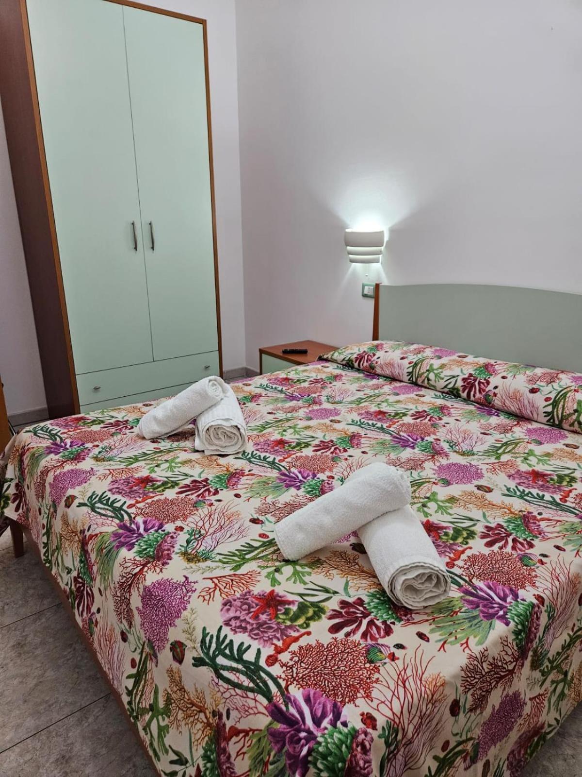 Graceland Rooms And Suites Capo Vaticano Esterno foto