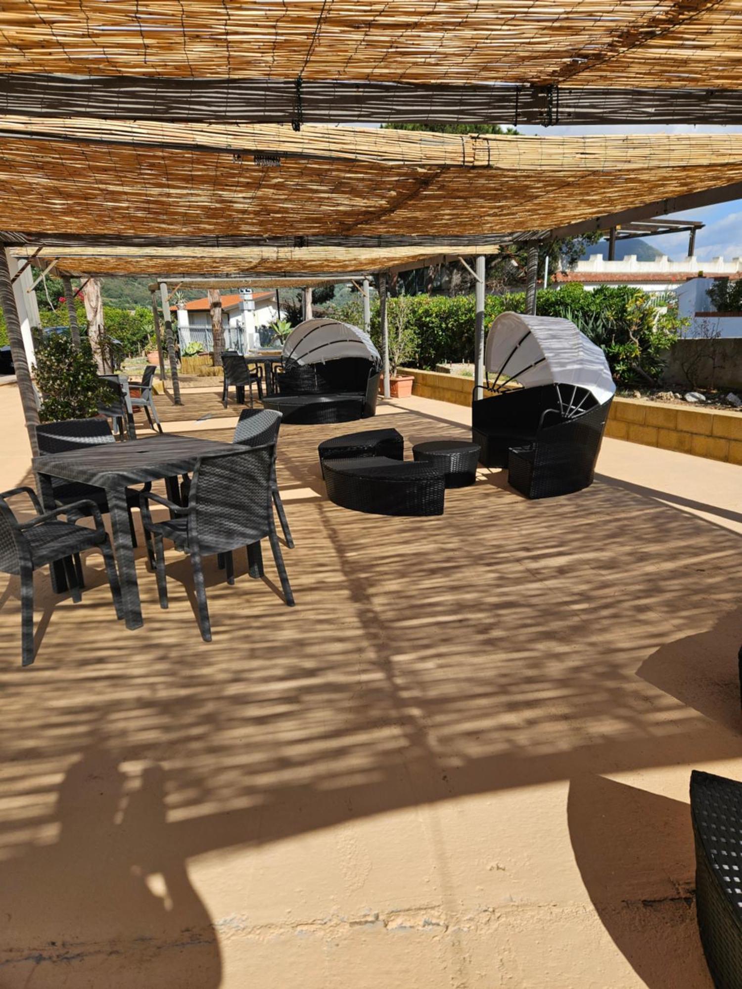 Graceland Rooms And Suites Capo Vaticano Esterno foto