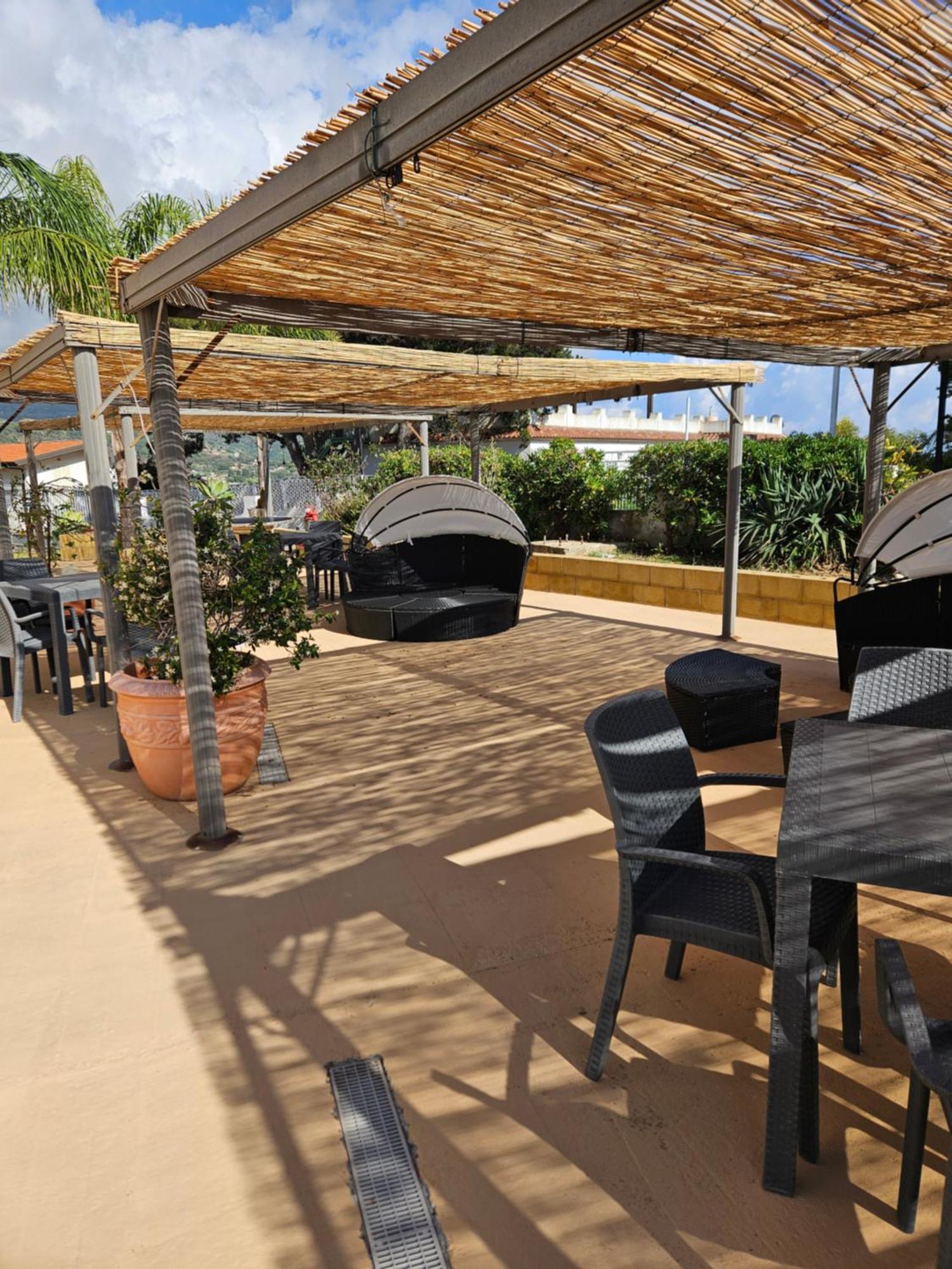 Graceland Rooms And Suites Capo Vaticano Esterno foto