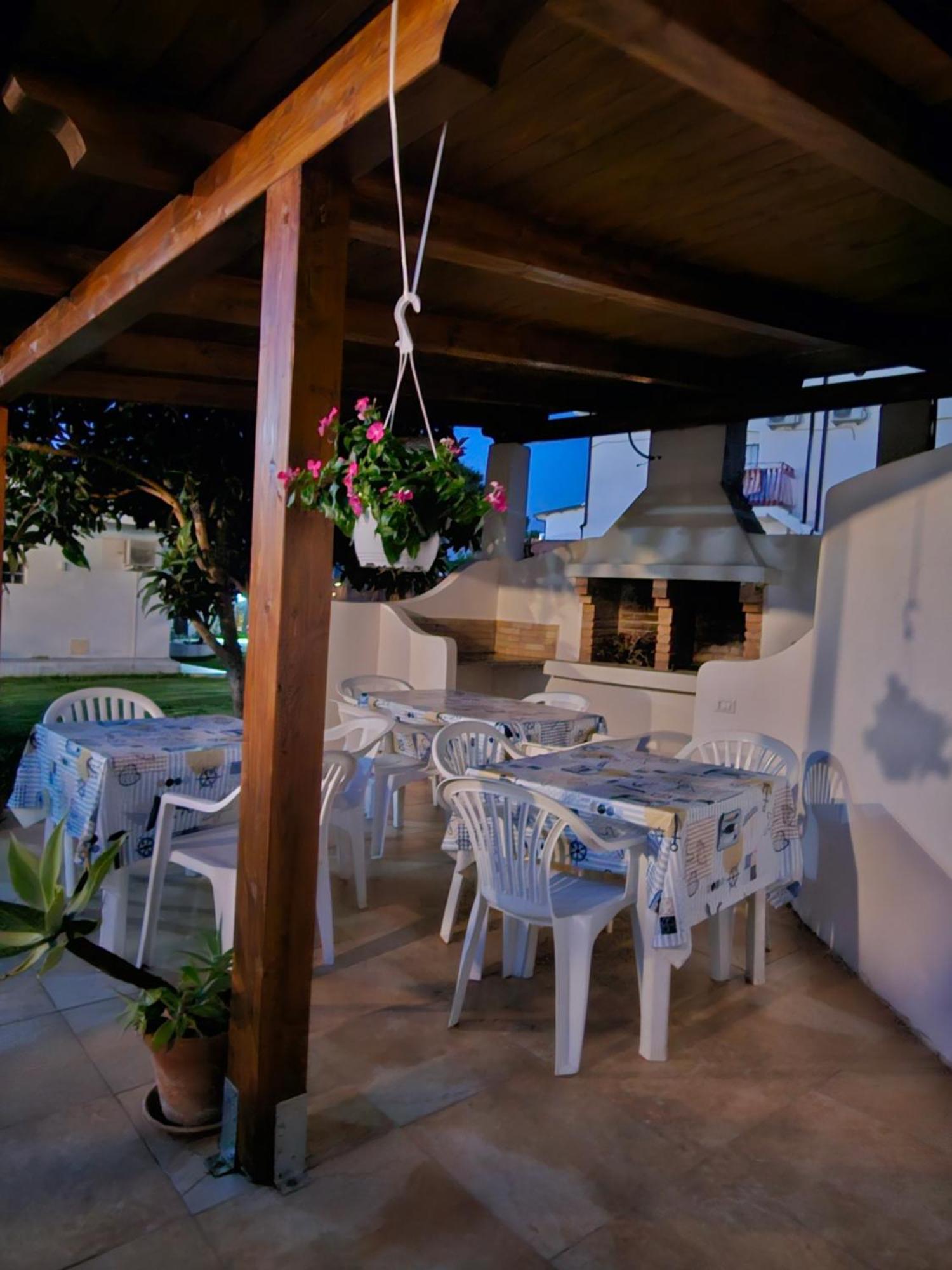 Graceland Rooms And Suites Capo Vaticano Esterno foto