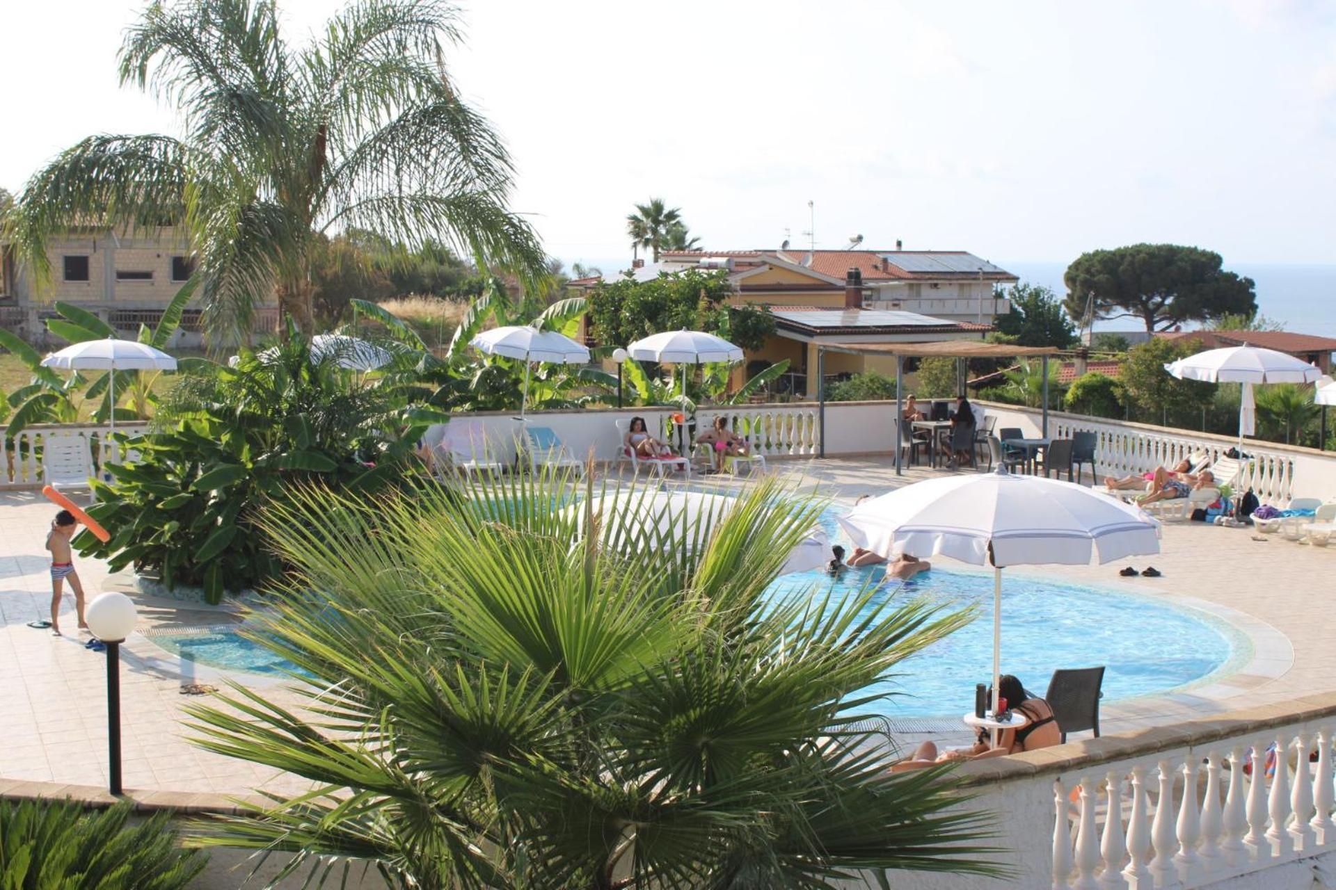 Graceland Rooms And Suites Capo Vaticano Esterno foto