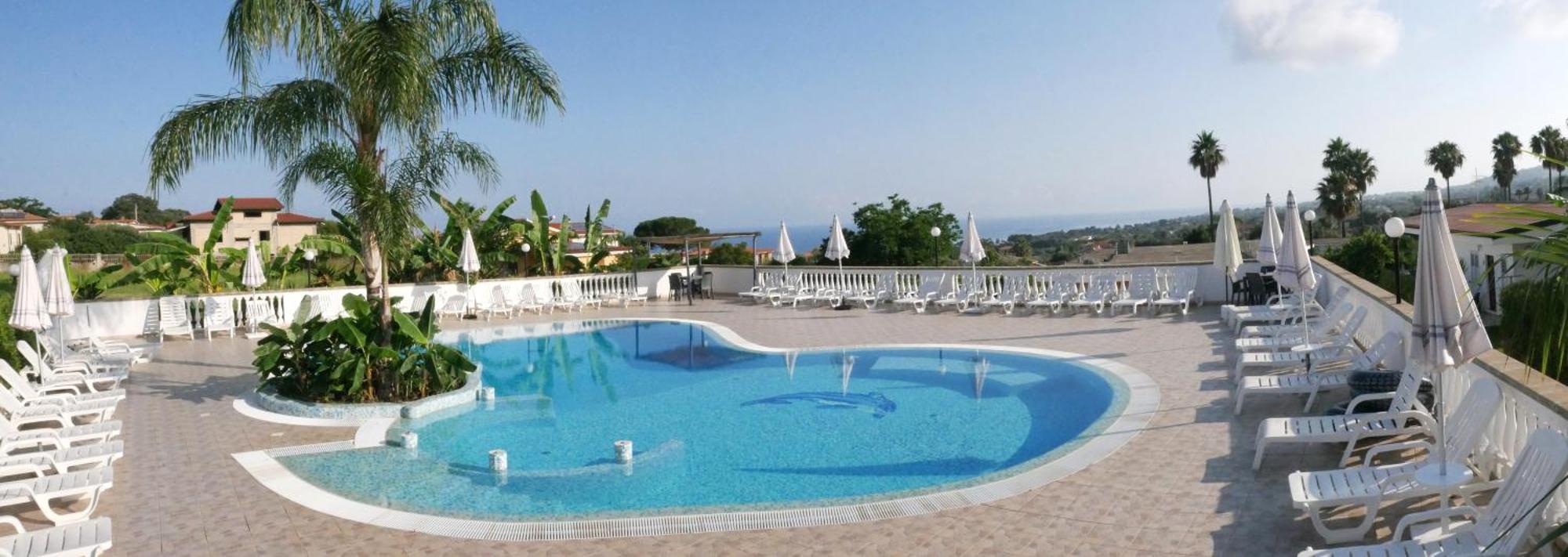Graceland Rooms And Suites Capo Vaticano Esterno foto