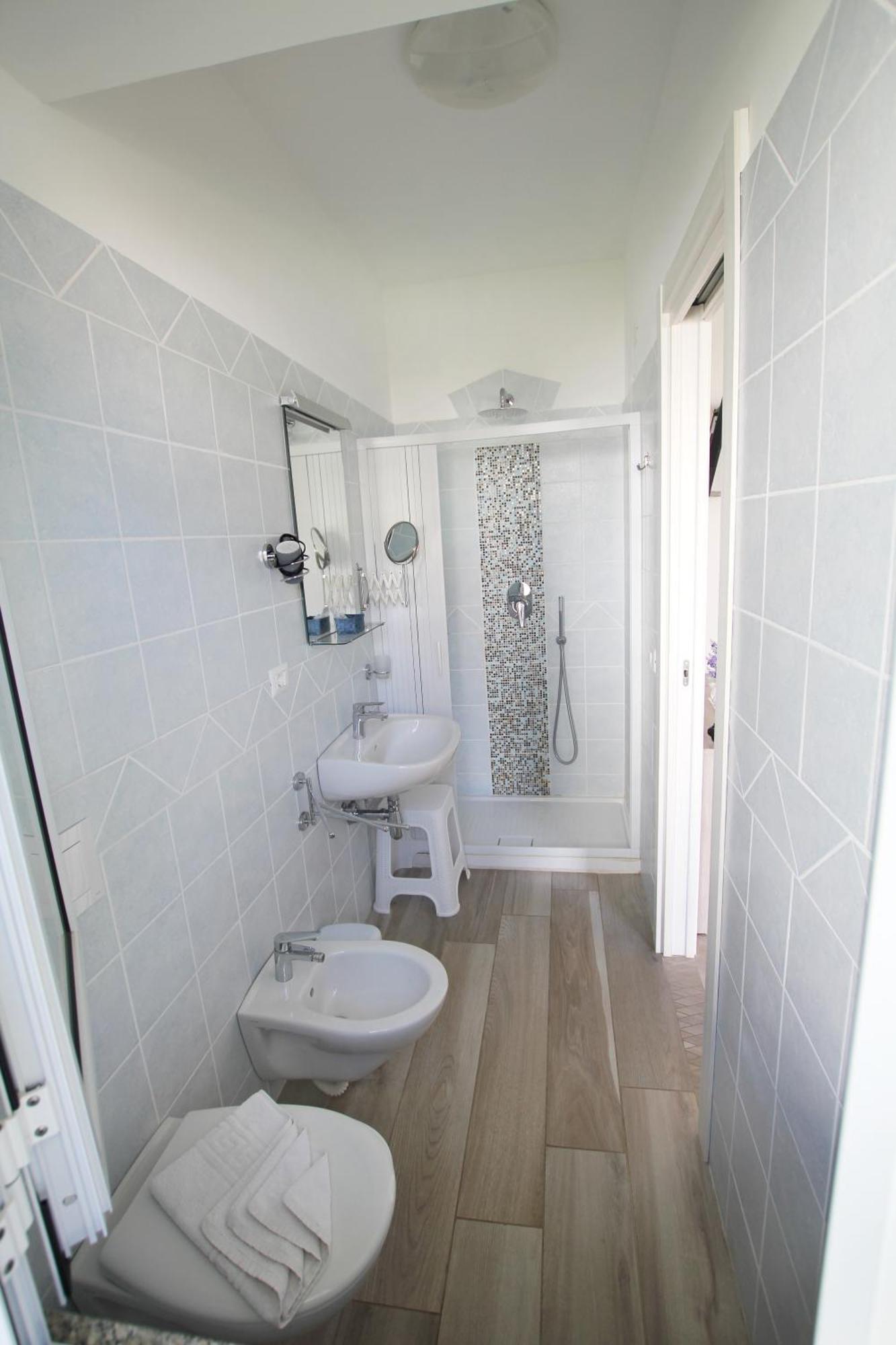 Graceland Rooms And Suites Capo Vaticano Esterno foto