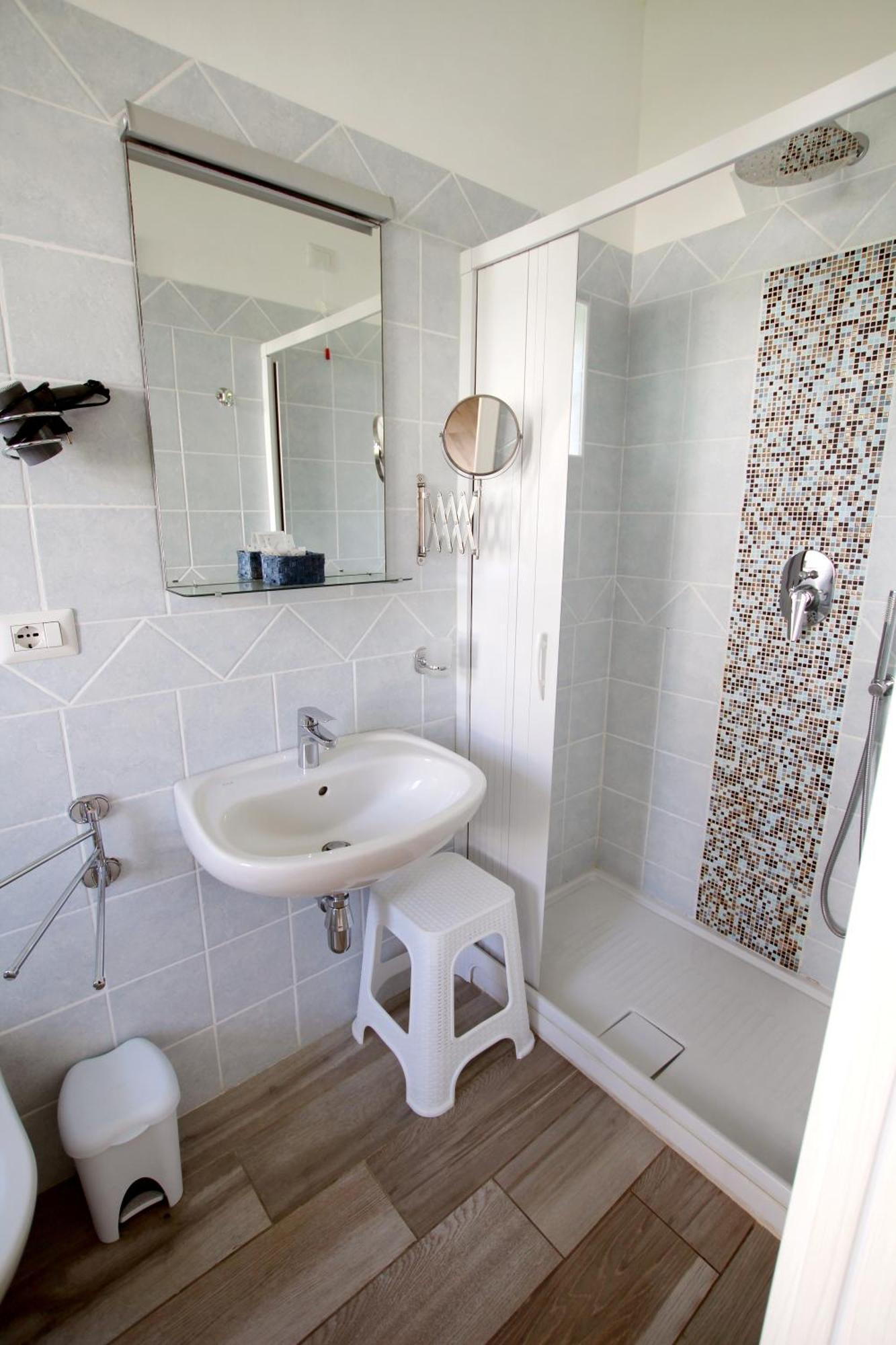 Graceland Rooms And Suites Capo Vaticano Esterno foto