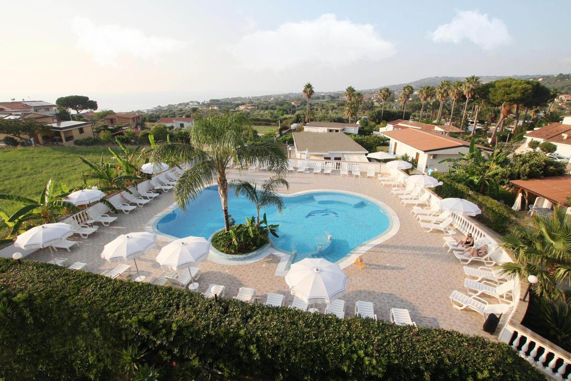 Graceland Rooms And Suites Capo Vaticano Esterno foto
